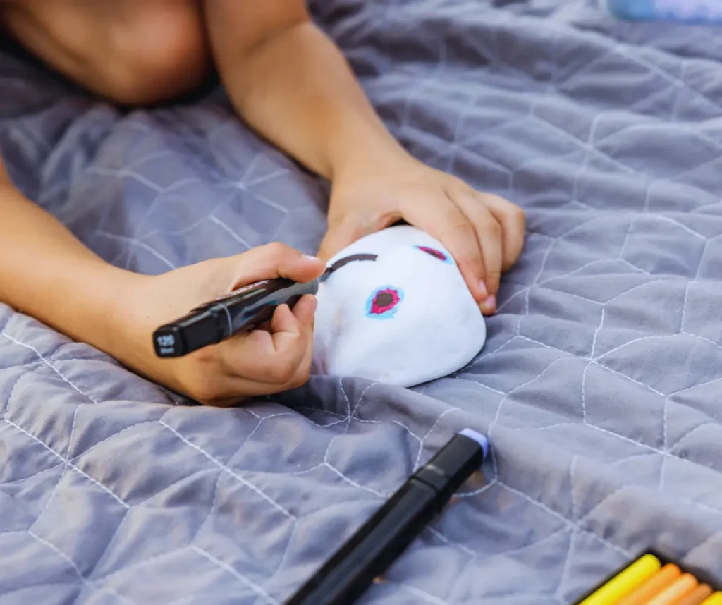 Kreatywne Warsztaty dla Dzieci w wykonaniu Happy Kic Kielce.